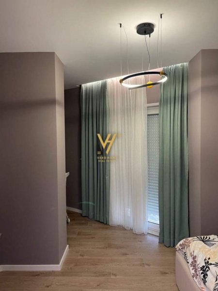 Tirane, jepet me qera apartament 3+1+A+BLK Kati 3, 130 m² 1.000 Euro (KODRA E DIELLIT)