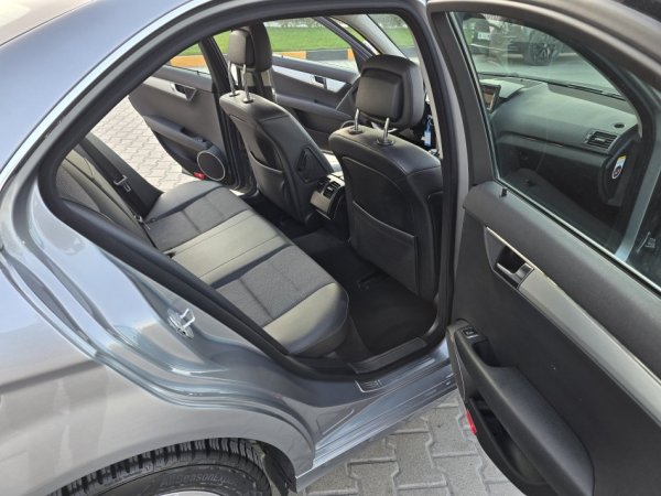 M-Benz C 200 Kompressor Avantgard Navi i madh Klima 6.500 €