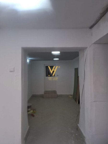 Tirane, shitet dyqan Kati 0, 17 m² 85.000 € (STACIONI I TRENIT)