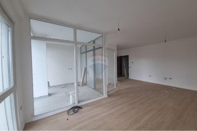 Tirane, shitet apartament 2+1+Ballkon Kati 3, 118 m² 155.000 € (Bulevardi i Ri)