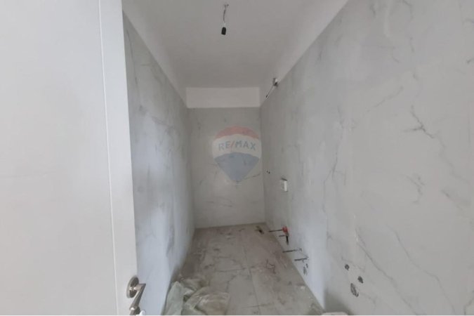 Tirane, shitet apartament 2+1+Ballkon Kati 3, 118 m² 155.000 € (Bulevardi i Ri)