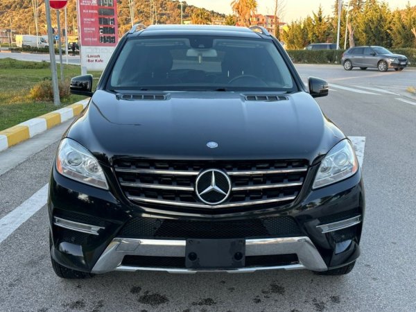 Vlore, shes SUV | Fuoristrad | Xhip Mercedes Benz ML Nafte, e zeze automatik Klima 173.000 km 16.800 €