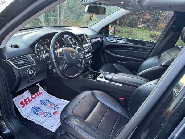 Vlore, shes SUV | Fuoristrad | Xhip Mercedes Benz ML Nafte, e zeze automatik Klima 173.000 km 16.800 €