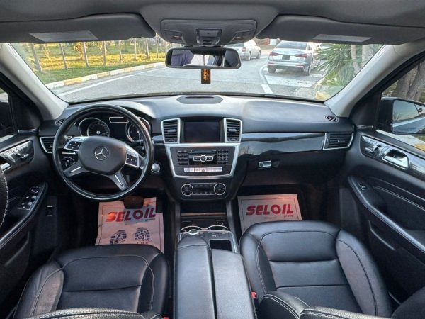 Vlore, shes SUV | Fuoristrad | Xhip Mercedes Benz ML Nafte, e zeze automatik Klima 173.000 km 16.800 €