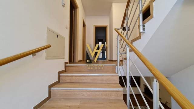 Tirane, jepet me qera Vile 5+1+A Kati 4, 438 m² 2.500 Euro (TEGU)