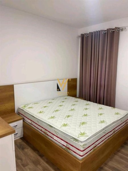 Tirane, jepet me qera apartament 2+1+Aneks+Ballkon Kati 4, 90 m² 650 € (RRUGA 5 MAJI)
