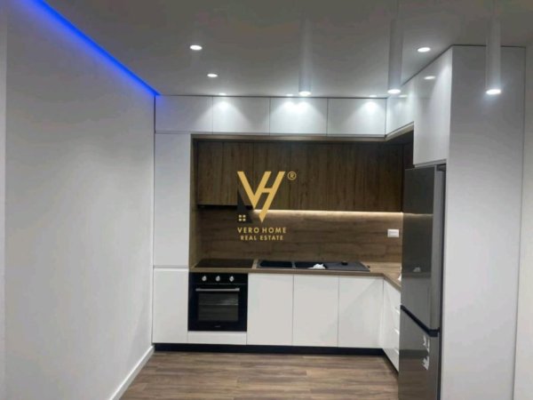 Tirane, jepet me qera apartament 2+1+Aneks+Ballkon Kati 4, 90 m² 650 € (RRUGA 5 MAJI)