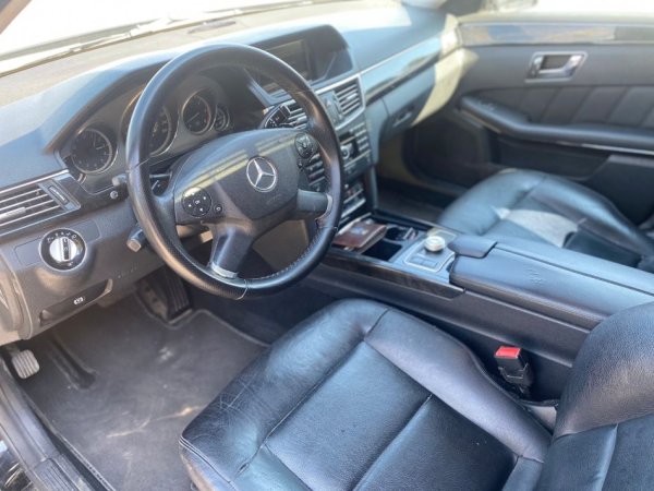 Pogradec, shes makine Mercedes Benz Nafte, e zeze automatik Klima 300.000 km 10.300 €