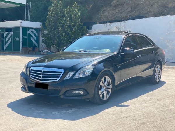 Pogradec, shes makine Mercedes Benz Nafte, e zeze automatik Klima 300.000 km 10.300 €