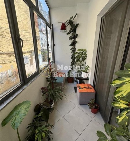 Tirane, jepet me qera apartament 2+1+Ballkon Kati 1, 85 m² 650 € (Don Bosko)