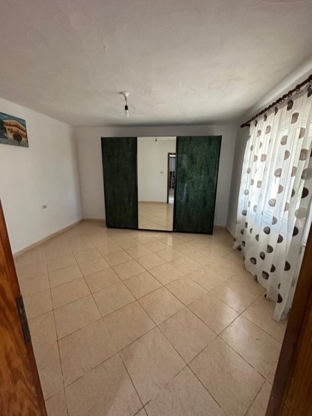 Tirane, jepet me qera shtepi 2+1 Kati 1, 100 m² 300 € (Ibe/ Tirane)