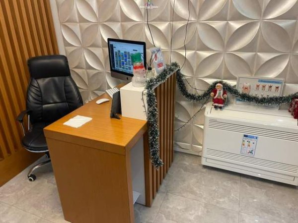 Tirane, shes dyqan Kati 1, 60 m² 90.000 Euro (shkolla e bashkuar)
