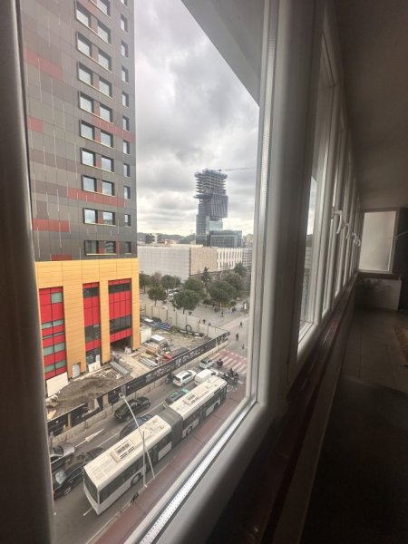 Tirane, jepet me qera apartament 1+1+Aneks Kati 6, 70 m² 800 € (Qender- 15 katëshi)