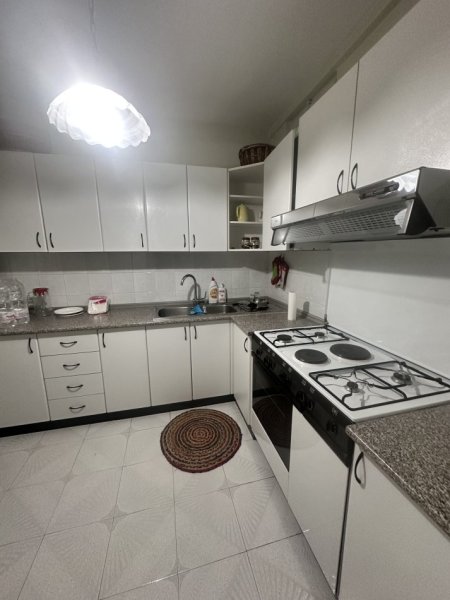 Tirane, jepet me qera apartament 1+1+Aneks Kati 6, 70 m² 800 € (Qender- 15 katëshi)