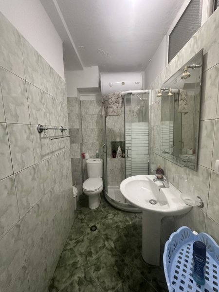 Tirane, jepet me qera apartament 1+1+Aneks Kati 6, 70 m² 800 € (Qender- 15 katëshi)