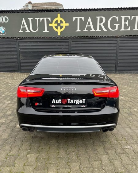 Tirane, shes makine AUDI S6 4.0 V8 T Quattro Benzin, e zeze automatik Klima 216.000 km