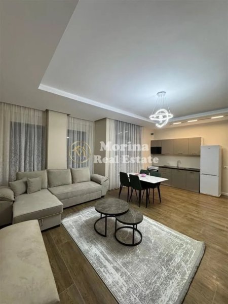 Tirane, jepet me qera apartament 2+1 , 93 m² 600 € (Ish Sheshi Shqiponja)
