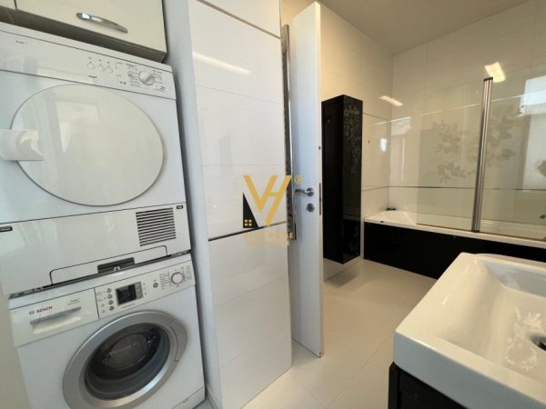 Tirane, jepet me qera apartament 2+1+Ballkon Kati 7, 123 m² 1.800 € (BLLOK)