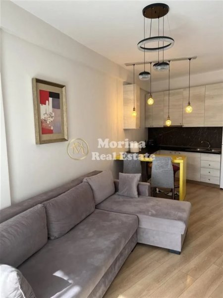 Tirane, jepet me qera apartament 1+1+Ballkon Kati 4, 70 m² 500 € (Rruga e Dibres)