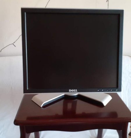Tirane, shitet Monitor DELL 3,000 Leke