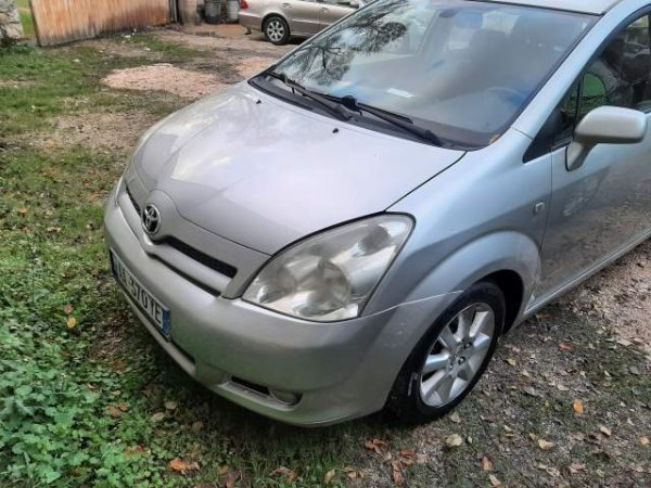 Okazion. Toyota Corola Verso Viti 2005, 4.500 Euro