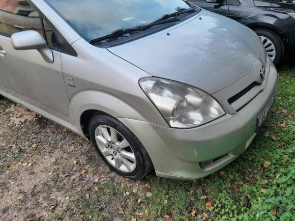 Okazion. Toyota Corola Verso Viti 2005, 4.500 Euro