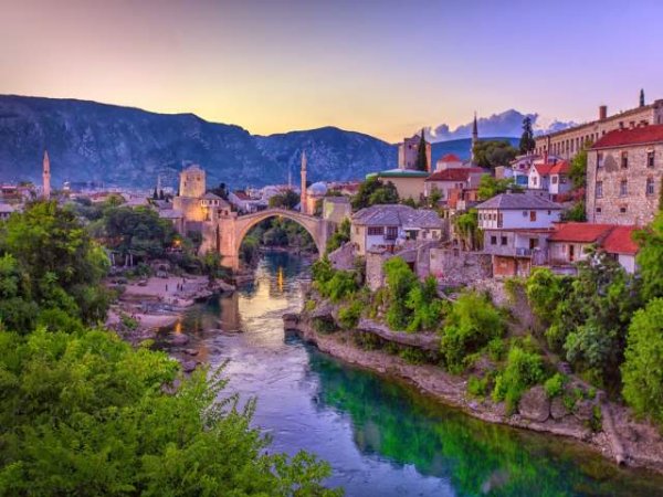 Tirane, ofroj City-tour Bosnje Rezervo tani dhe perfito skonto ne Saraj Rez deri ne 25 Janar 116 Euro