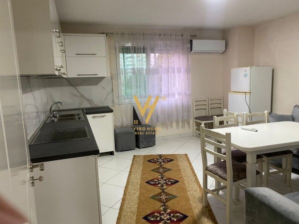 Tirane, jepet me qera apartament 3+1+Ballkon Kati 3, 140 m² 700 € (DON BOSKO)