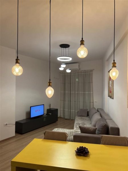 Tirane, apartament 1+1+Ballkon Kati 5, 55 m² (Rruga e Dibres , te kryqezimi i farmacise 10)