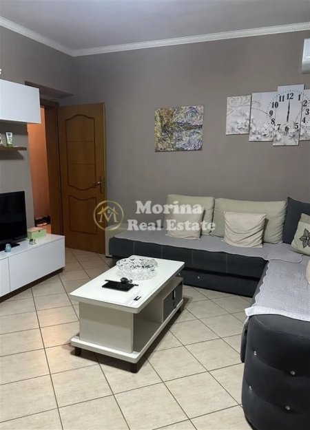 Tirane, jepet me qera apartament 2+1 Kati 3, 85 m² 700 € (Qender)