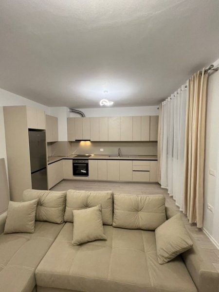 Tirane, jepet me qera apartament 2+1+Ballkon Kati 9, 100 m² 650 € (te River Residence prane Fushes se Aviacionit)