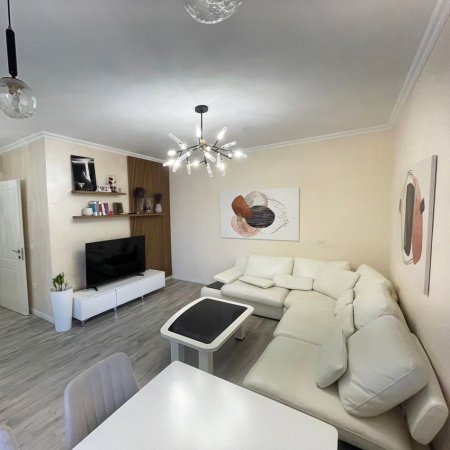 Tirane, jepet me qera apartament 2+1+Ballkon Kati 6, 110 m² 600 € (tek Sima Residence)