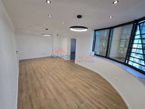 Tirane, shes apartament 2+1+Ballkon Kati 6, 84 m² 215.000 € (Rruga Frederik Shiroka)
