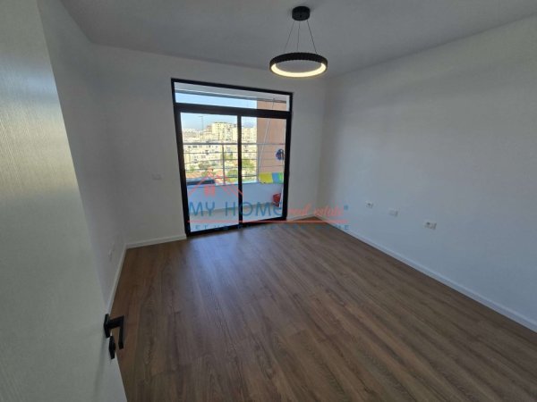 Tirane, shes apartament 2+1+Ballkon Kati 6, 84 m² 215.000 € (Rruga Frederik Shiroka)
