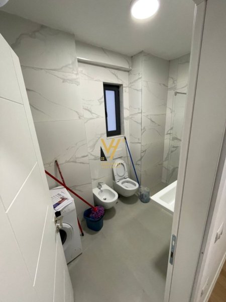 Tirane, shitet apartament 3+1+Ballkon Kati 7, 120 m² 332.000 € (PORCELAN)