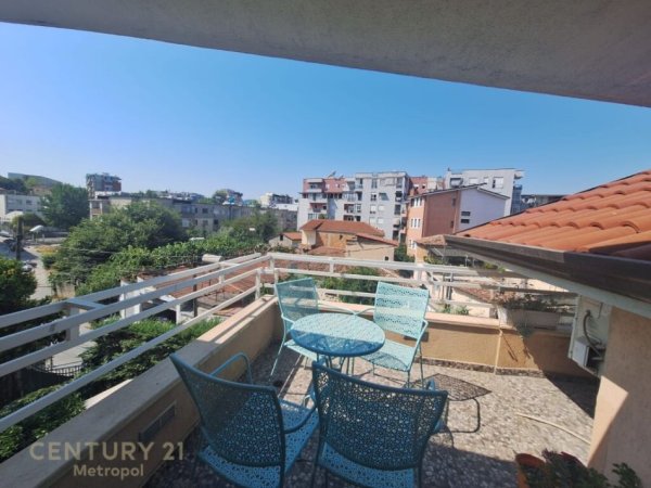 Tirane, jepet me qera Vile 2 Katshe Kati 2, 280 m² 2.000 € (Ambasada Amerikane)