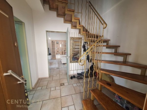 Tirane, jepet me qera Vile 2 Katshe Kati 2, 280 m² 2.000 € (Ambasada Amerikane)