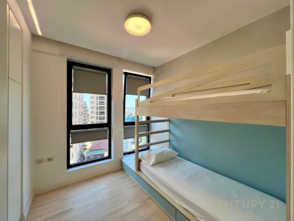 Tirane, jepet me qera apartament 2+1+Aneks+Ballkon Kati 6, 95 m² 1.000 € (RR.BARRIKADAVE)