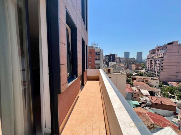 Tirane, jepet me qera apartament 2+1+Aneks+Ballkon Kati 6, 95 m² 1.000 € (RR.BARRIKADAVE)