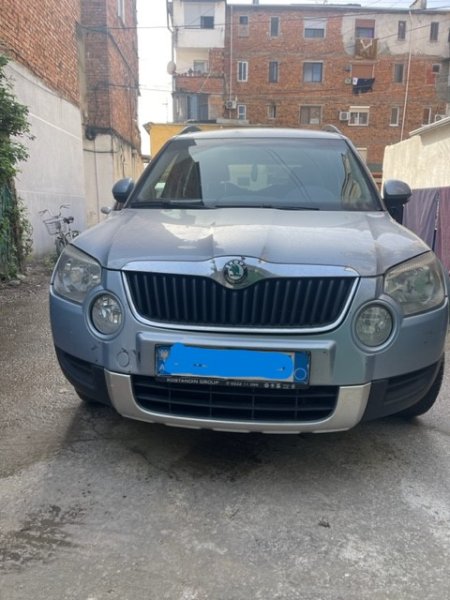 Tirane, shes SUV | Fuoristrad | Xhip SKODA Benzin, gri metalizato automatik Kondicioner 180.000 km 4.000 €