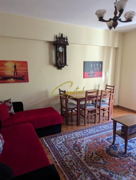 Tirane, jepet me qera apartament 2+1 Kati 2, 80 m² 620 € (QENDER)
