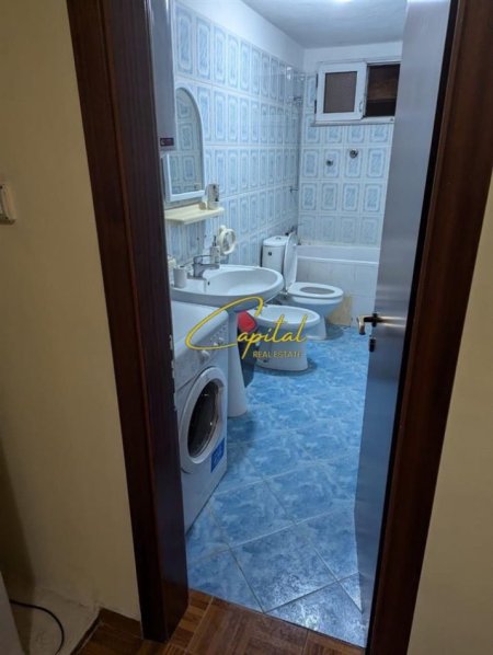 Tirane, jepet me qera apartament 2+1 Kati 2, 80 m² 620 € (QENDER)