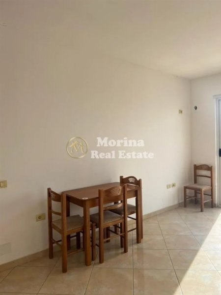Tirane, jepet me qera apartament 2+1+Ballkon Kati 4, 90 m² 300 € (Fresku)
