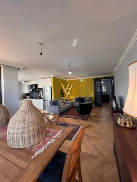 Tirane, jepet me qera apartament 3+1+A+BLK Kati 11, 200 m² 3.000 Euro (QENDER)