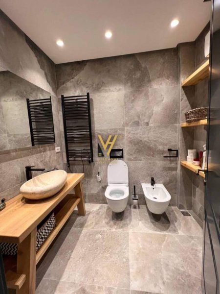Tirane, jepet me qera apartament 3+1+A+BLK Kati 11, 200 m² 3.000 Euro (QENDER)