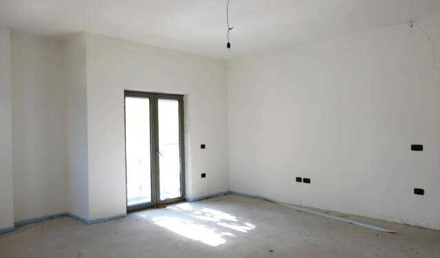 Tirane, shitet zyre Kati 1, 104 m² 292.000 Euro (BULEVARDI “ZHAN D’ARK”, PRANE SHKOLLES “ISMAIL QEMALI”)