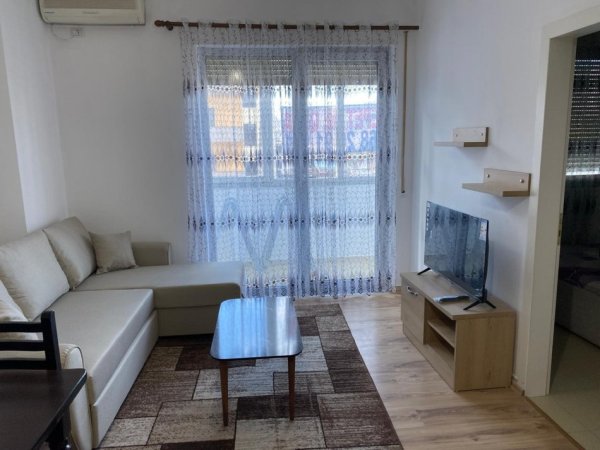 tirane  jepet me qera apartament 1+1+Ballkon Kati 1, 68 m² 400 € (astir)