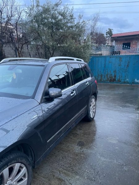 Tirane, shes makine Mercedes Benz Nafte, gri e erret automatik Kondicioner 110.000 km 10000 €