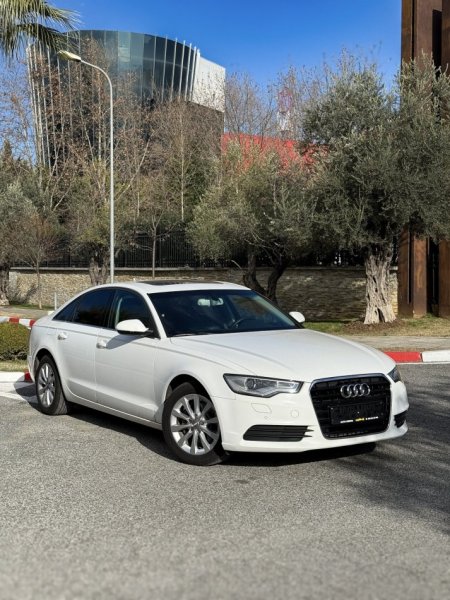 Tirane, shitet makine Audi A6 Nafte, e bardhë automatik Klima 166.000 km 10.500 €
