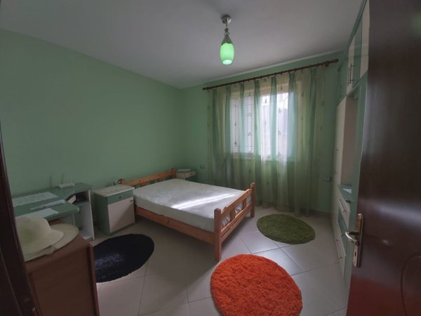 Korce, shitet Vile 3 Katshe Kati 0, 340 m² 250.000 € (Rruga Marko Boçari)